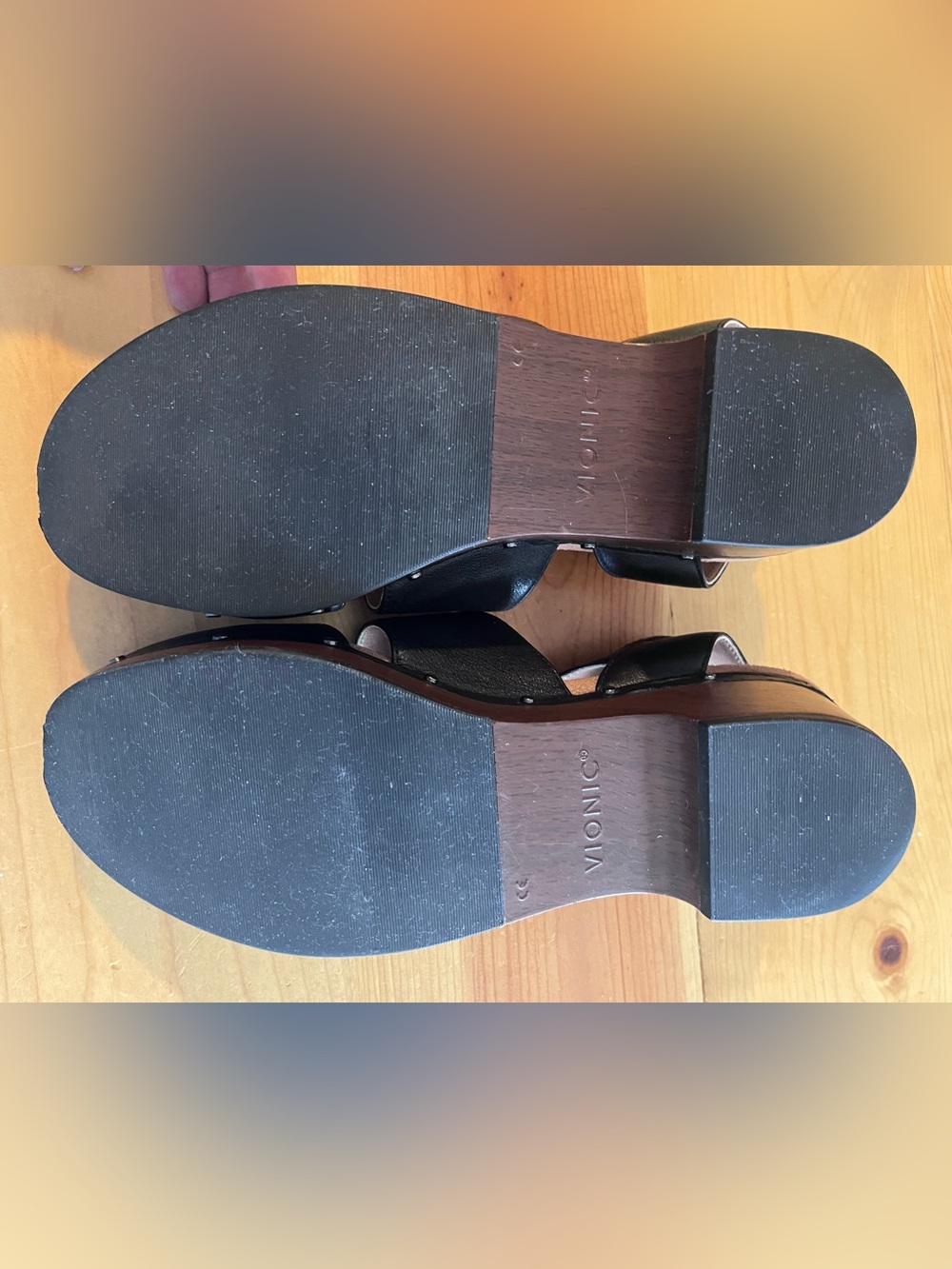 Vionic Faye Black Leather Faux Wood Platform Clog Sandals - Picture 5 of 8